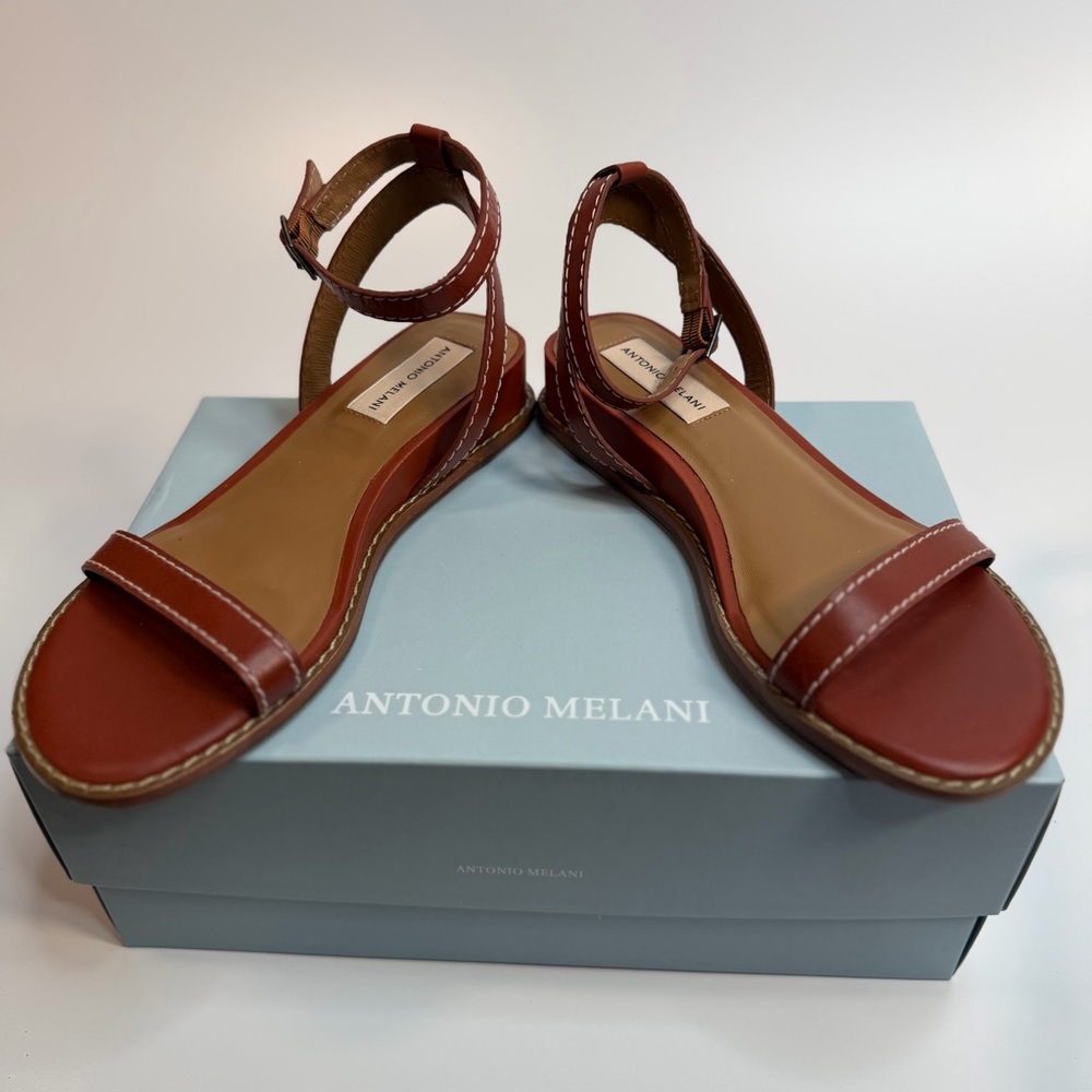 Antonio Melani Taelyn leather sandal - size 7- new in box